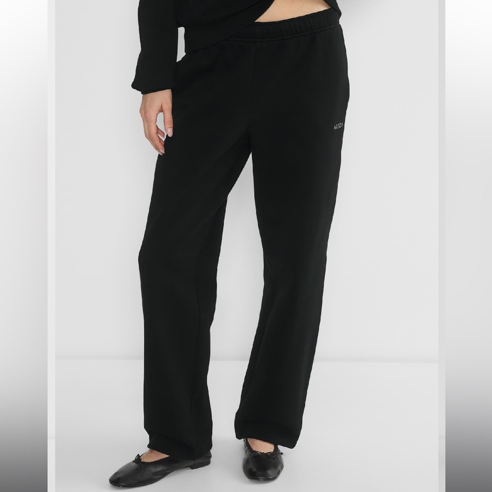 BRAND NEW TAGS ON Cozy Sweatfleece Mega Straight™ Sweatpant
